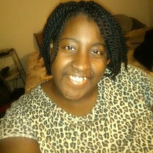 Meet your Posher, Latoya